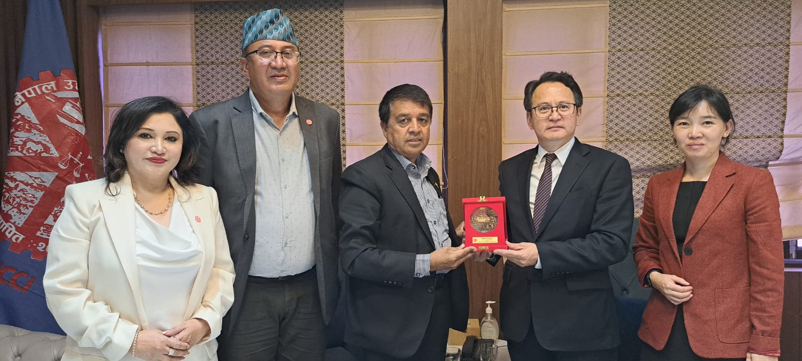 महासंघका अध्यक्ष ढकालको युएई र मङ्गोलियाका राजदूतसँग भेट,नेपालमा लगानी गर्न आग्रह 